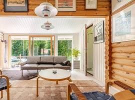 Hirsimökki kansallispuistossa, cabin nghỉ dưỡng ở Espoo