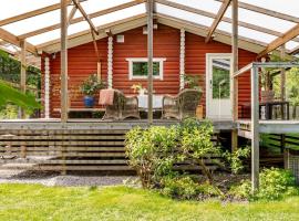 Log Cabin by Nuuksio National Park, Espoo, Hotel in Espoo