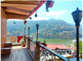 HOTEL V-I-N-A-Y-A-K NEAR NAINI LAKE - Hotel At Prime Location Spacious Room - The Best Hotel With A Lake View Hotel In Nainital, hotel v destinaci Nainital