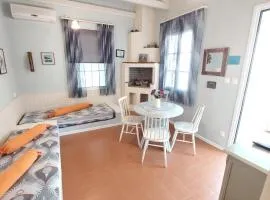 Niriides Apartments & Studio