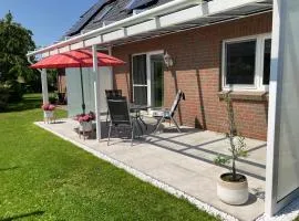 moderne 2-Zimmer-Wohnung mit überdachter Terrasse