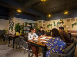 The Hosteller Bangalore, Indiranagar, hostel v destinaci Bengalúr