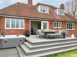 Longridge, hotel with hot tubs in Peldon