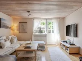 Family Home - Coastal Calmness in Stockevik