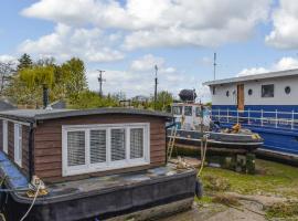 House Boat, hotel v destinaci Saint Osyth