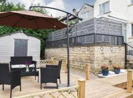 Huddersfield House, Wood View