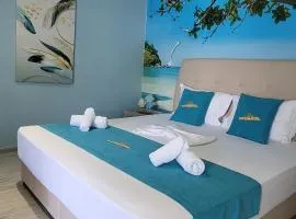 Suncoast Rooms Port Side