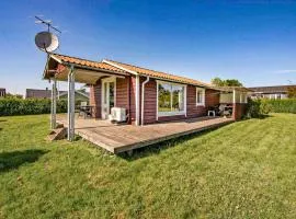 Beautiful Home In Bogense With Wifi