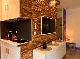 Résidence 3 rivières Studio haut de gamme au calme dans un parc de 8 hectares avec piscines, hotel in Mandelieu-la-Napoule