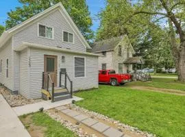 Modern 3BDRM Near Downtown & MSU