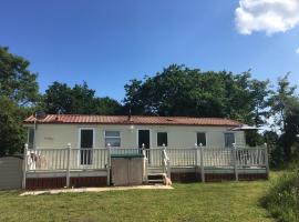 Mole End, Oulton Broad, hotel com piscina em Carlton Colville