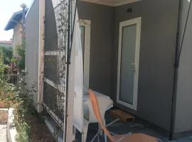 Quiet bungalow for two