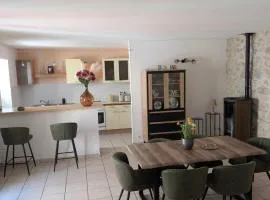 Évasion vigneronne, jolie maison de village en pierre