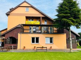 Pokoje Gościnne Pelikan, hotel v destinaci Dąbki