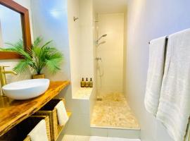 Duplex-SeaYa-CentreVille&Marina, hotel em Marigot