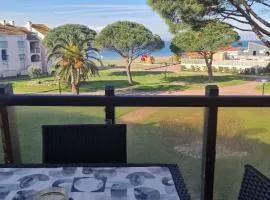 Appartement climatisé avec piscine, magnifique vue mer, lac et le Pic le Canigõ !