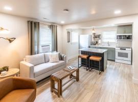 Renovated 1-Bedroom Apartment in Central Lincoln Extended Stay, ξενοδοχείο στο Λίνκολν