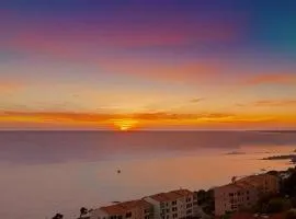 VUE MER EXCEPTIONNELLE !! Bien calme et lumineux sur la prestigieuse route des Sanguinaires à Ajaccio