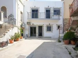 Amyrissa House