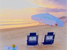 Casa d'Aroeira Residencial Boutique - Centro de Juqueí - 2 quadras do mar - Serviço de Praia - Roupa de Cama 600 fios algodão Egípcio - Toalhas Banho e Praia - Tudo Novo - Estacionamento Interno - Cozinha - Consulte unidades com Ofurô Hidro e Cromoterapia, hotel v destinaci Juquei