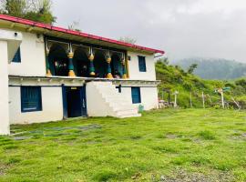 Deodar Village Homestay Devalsari, Hotel in Dhanaulti