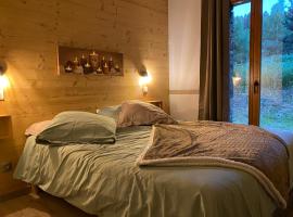 Appartement Les Esplaneilles avec parking- Terrasse et jardin, hotel v destinaci Formigueres