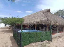 Hostal CQ Camarones