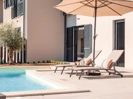 Andrea Deluxe Apartment with Pool