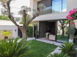 Villa Flower Berat, hotel v destinaci Polisi i Vogël