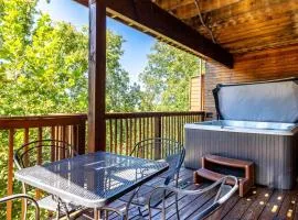 Serene Cabin w Hot Tub & Resort Pool