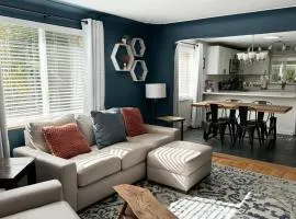 Crown Hill Retreat - Hot Tub, Yard, Parking