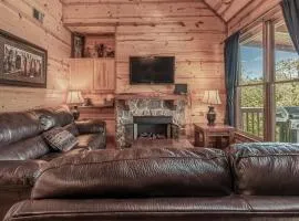 Cozy Retreat in Smoky w Hot Tub & Pool Table