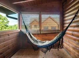 Cozy Cabin Near Smoky w Resort Pool & Grill