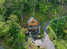 Summer Retreat Hot Tub Game Room w Views