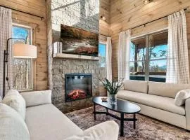 Charming Hideaway with Private Pool Hot Tub & Views