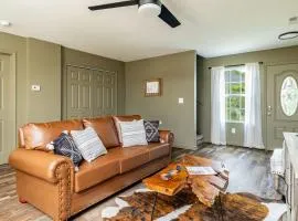 Comfortable Escape near Dolly w Hot Tub