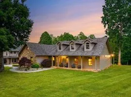 Ultimate Smoky Escape W Fun Games Hot tub & more