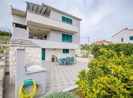 Apartments with parking space Slatine, Ciovo - 24692 – hotel w Slatine