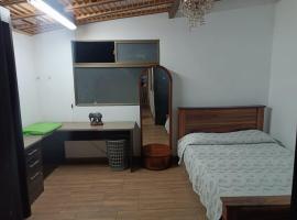 Alcoba amplia con cama doble, hotel v destinaci Envigado