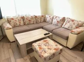Suit Home Аpartment - free street parking & Self Check - in, two bedrooms