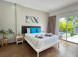 Pineale Villas, Resort and Spa, ξενοδοχείο με τζακούζι στο Panglao City