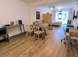 Modern Studio Obelisco