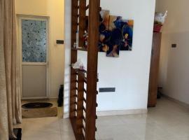 Luxury Holiday Home for Rent Wadduwa, ξενοδοχείο σε Nikawatawana