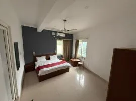 Hotel Shiv Palace Yoga World Retreat