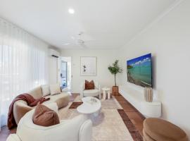 Urban Getaway Bargara Central, hotel in Bargara