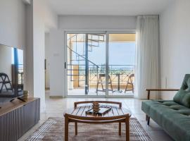 Penthouse Apartment with Amazing View in Kiti, hotel en Kiti