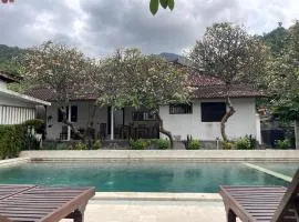Meditasi Bungalows & Villas