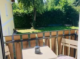 Apartment beim Schloss Ort mit Balkon und Parkplatz
