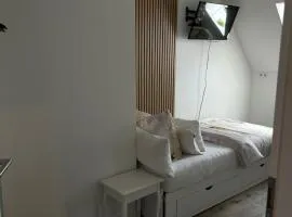 Zimmer mit Küche und Bad