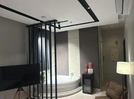 استيديو جاكوزي قريب من البحر